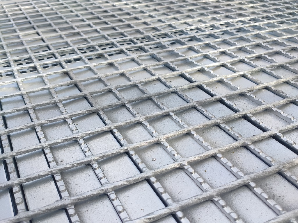Safety-Mesh-Grating-manufacturer-uae